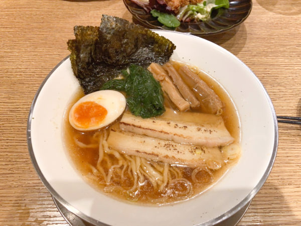 三宝亭の醤油らーめん