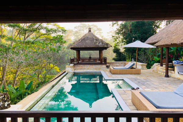 ヴィラに泊まる