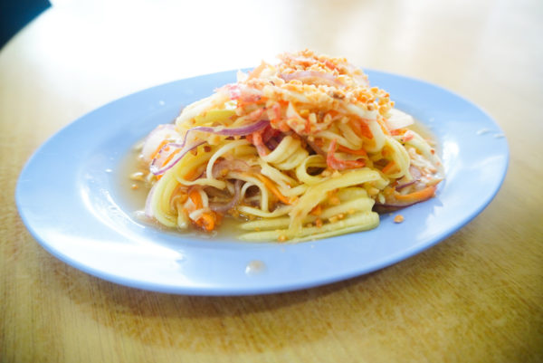 マンゴーサラダ