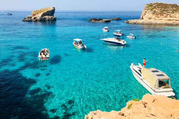 コミノ島のブルーラグーン