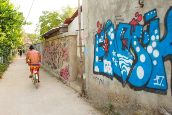 ギリ島でサイクリング