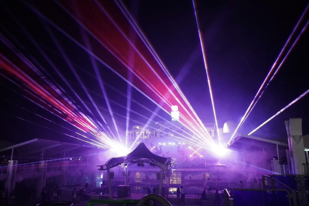 レーザーショー